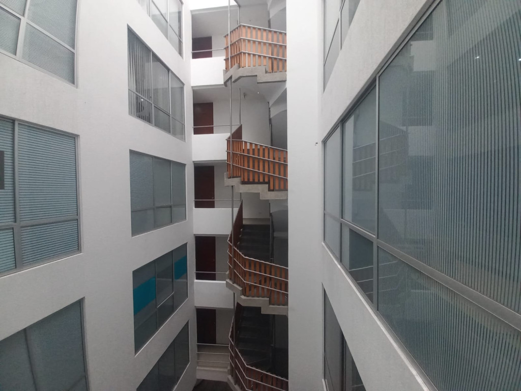 Oficina en arriendo en Puente Largo, Bogotá, 13 m² · foto 5 de 14