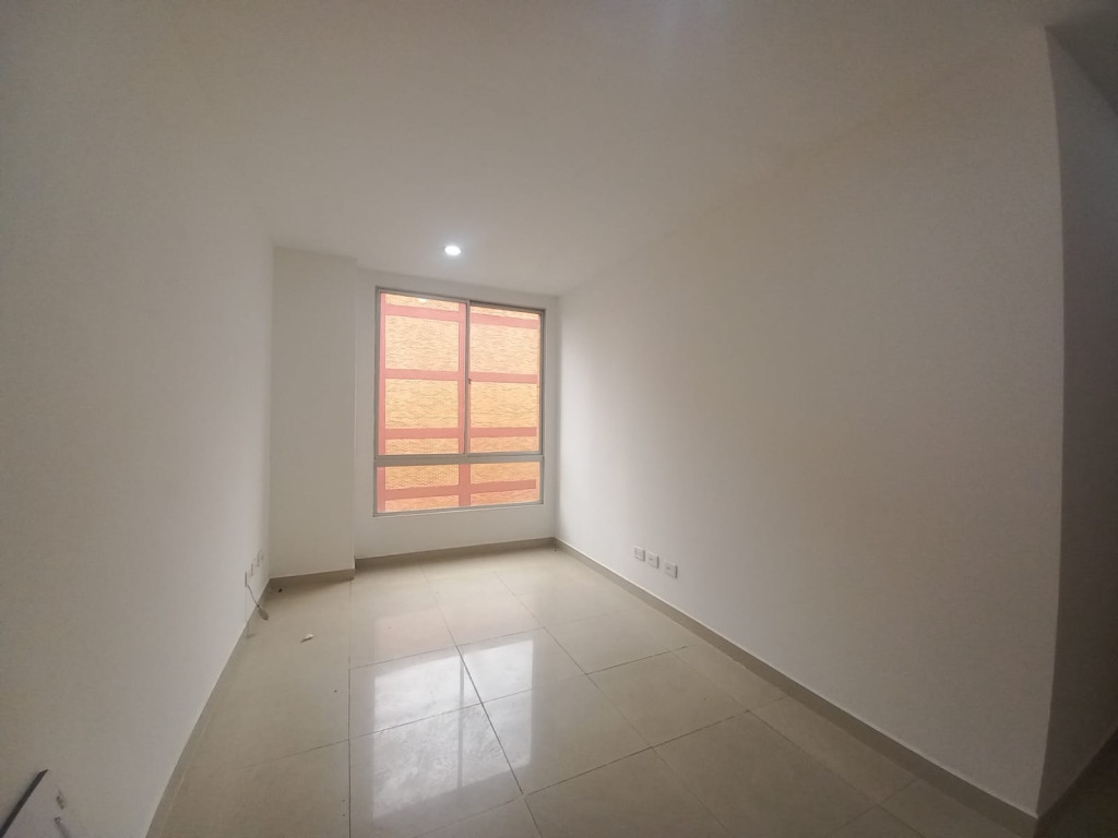 Oficina en arriendo en Puente Largo, Bogotá, 13 m² · foto 9 de 14