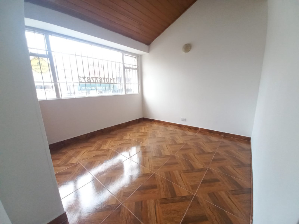 Casa de 5 alcobas en venta en Niza Norte, Bogotá, 179 m² · foto 14 de 21