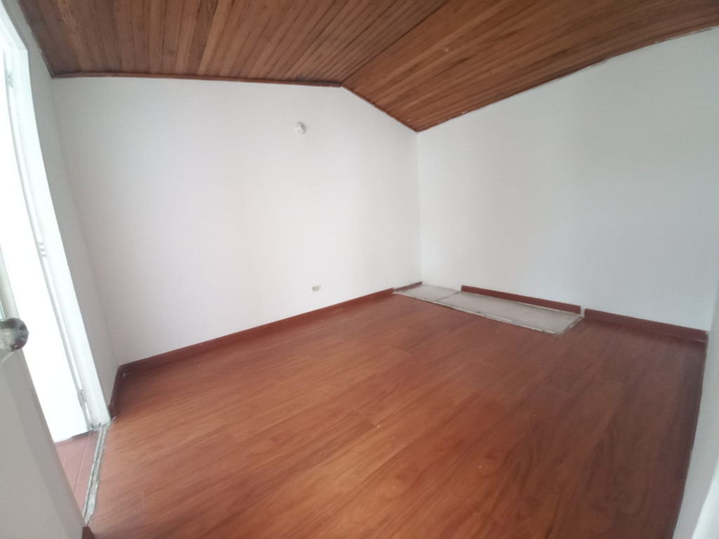 Casa de 5 alcobas en venta en Niza Norte, Bogotá, 179 m² · foto 15 de 21