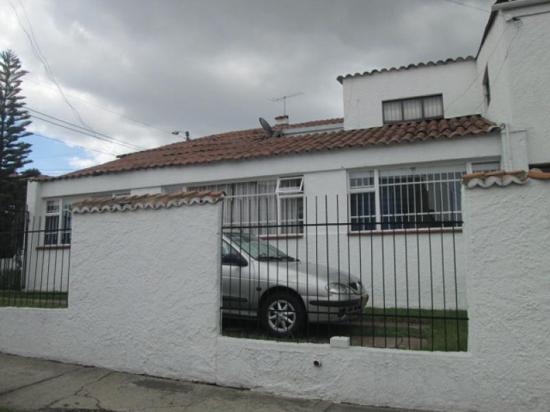 Casa de 5 alcobas en venta en Niza Norte, Bogotá, 179 m² · foto 2 de 21