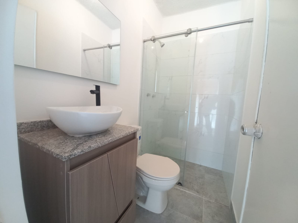 Casa de 5 alcobas en venta en Niza Norte, Bogotá, 179 m² · foto 19 de 21
