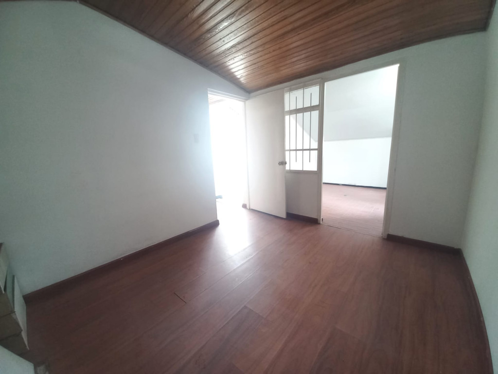 Casa de 5 alcobas en venta en Niza Norte, Bogotá, 179 m² · foto 9 de 21