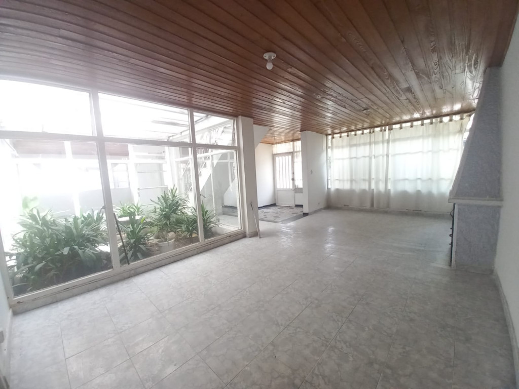 Casa de 5 alcobas en venta en Niza Norte, Bogotá, 179 m² · foto 5 de 21