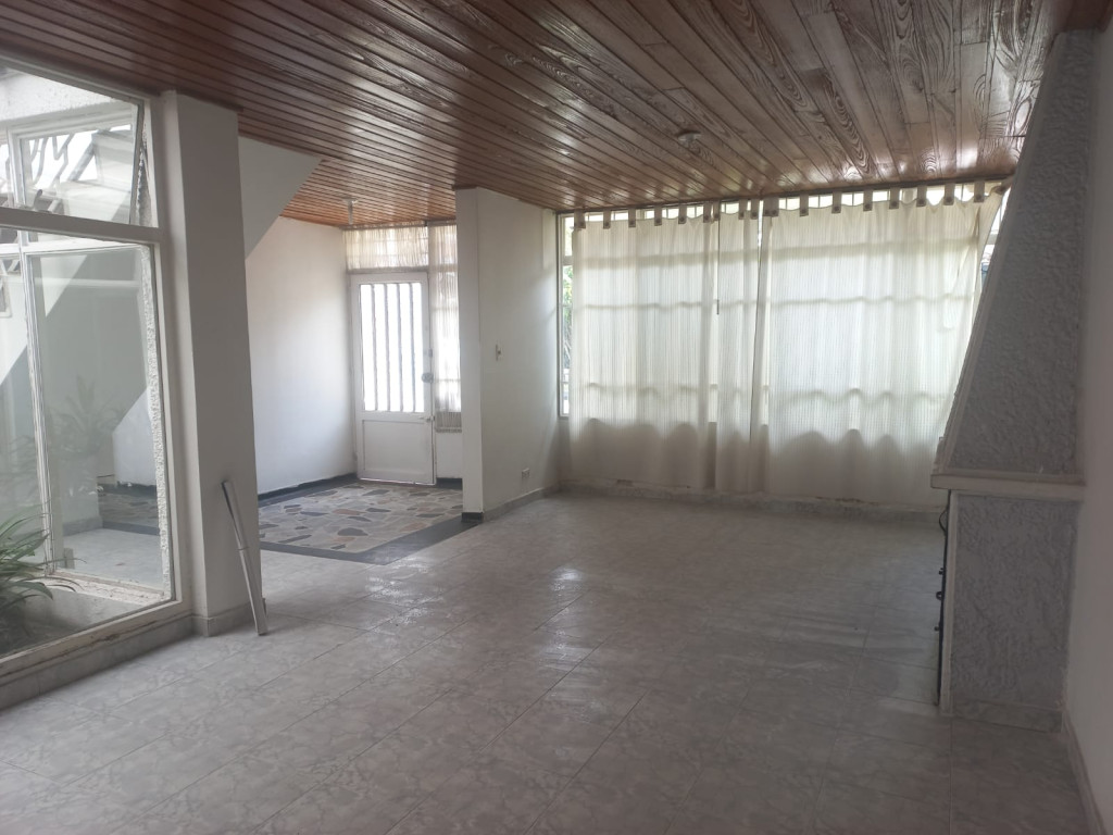 Casa de 5 alcobas en venta en Niza Norte, Bogotá, 179 m² · foto 6 de 21