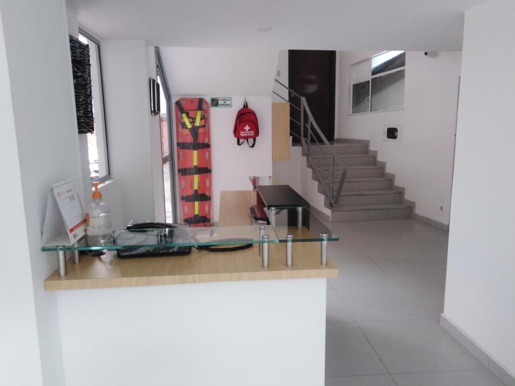 Oficina en arriendo en Chapinero, Bogotá, 54 m² · foto 2 de 16