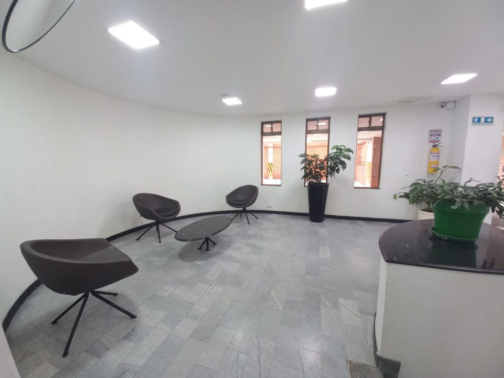 Oficina en arriendo en La Porciuncula, Bogotá, 30 m² · foto 2 de 14