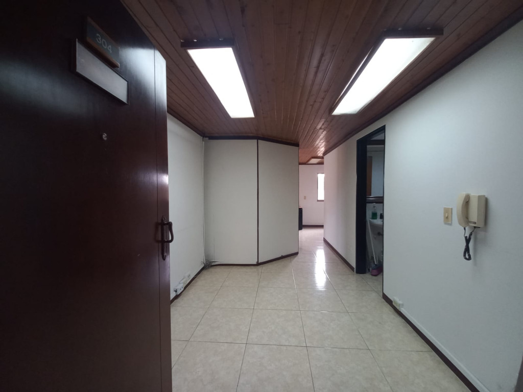 Oficina en arriendo en La Porciuncula, Bogotá, 30 m² · foto 6 de 14