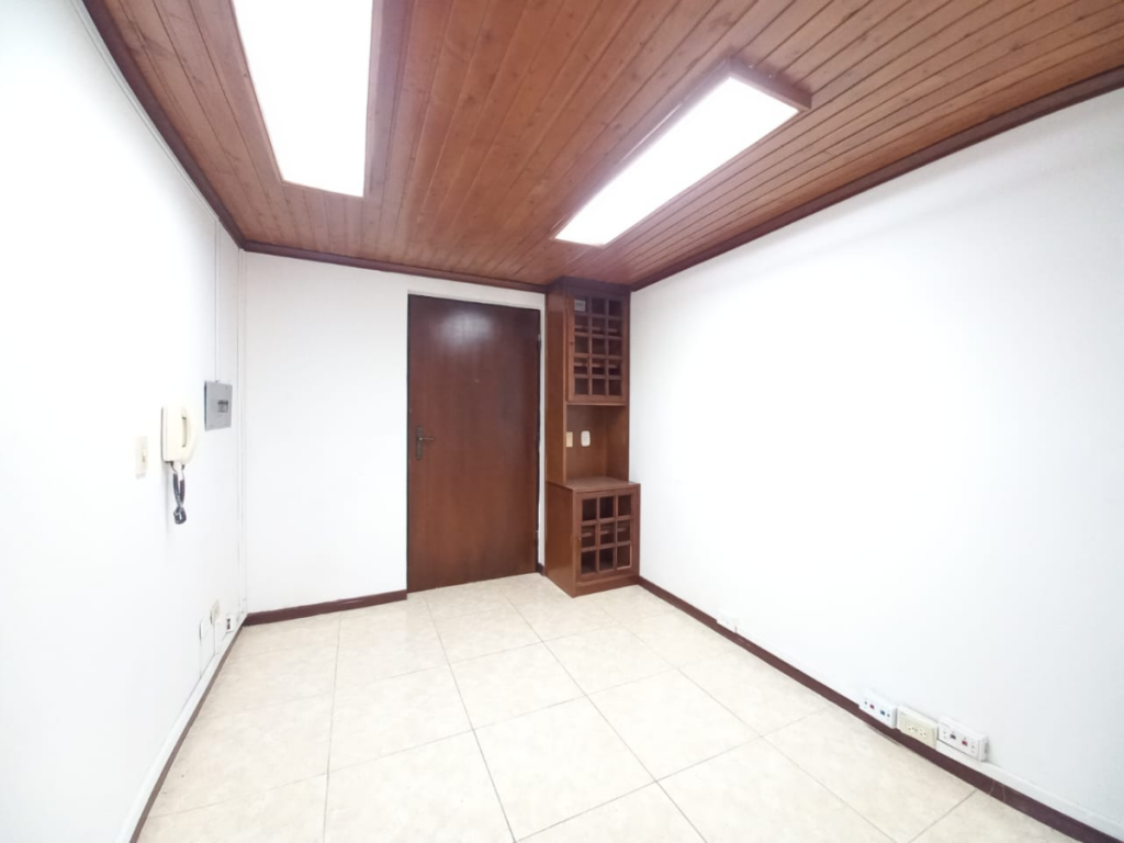 Oficina en arriendo en La Porciuncula, Bogotá, 30 m² · foto 8 de 14