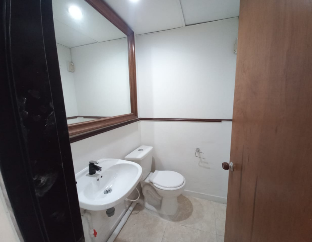 Oficina en arriendo en La Porciuncula, Bogotá, 30 m² · foto 13 de 14