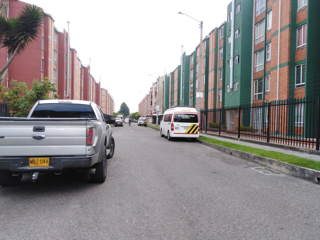 Apartamento de 3 alcobas en arriendo en Zarzamora, Bogotá, 48 m² · foto 2 de 24