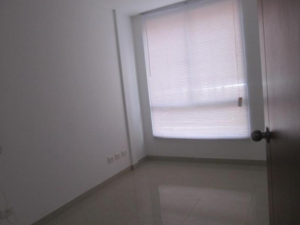 Oficina en arriendo en Puente Largo, Bogotá, 12 m² · foto 5 de 8