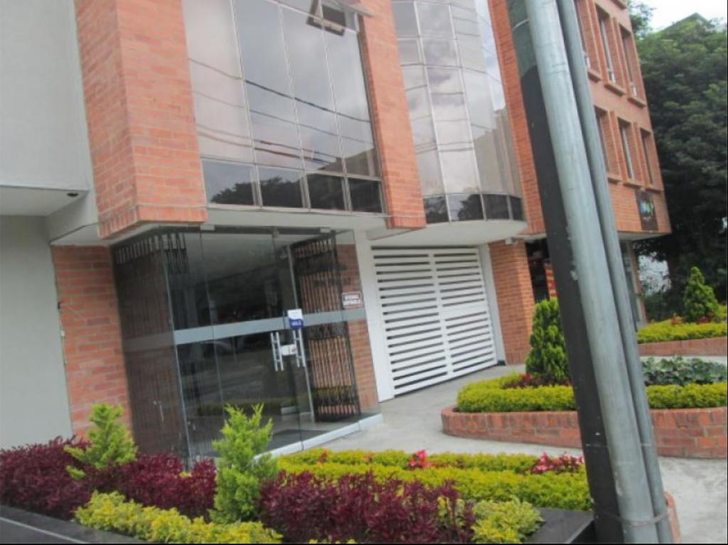 Oficina en arriendo en Puente Largo, Bogotá, 12 m² · foto 2 de 8
