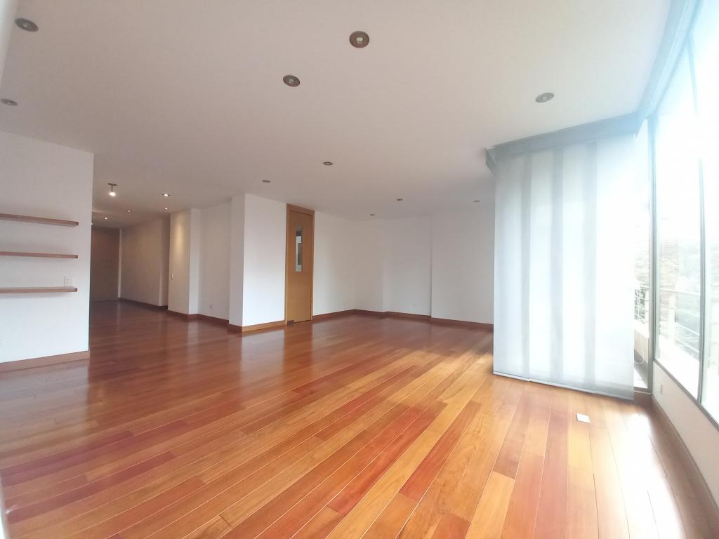 Apartamento de 3 alcobas en arriendo en Chico, Bogotá, 182 m² · foto 9 de 24