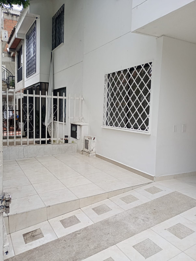 Casa En Arriendo - Ciudad 2000, Cali