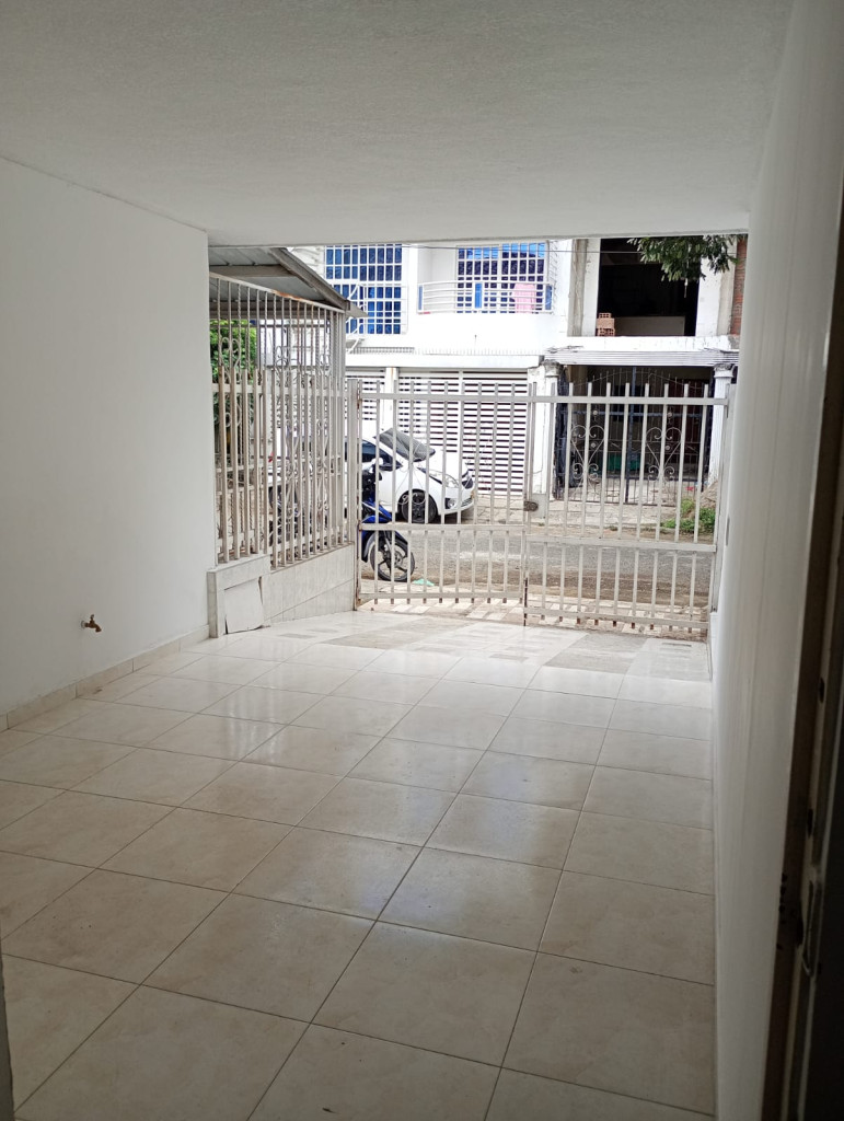 Casa En Arriendo - Ciudad 2000, Cali