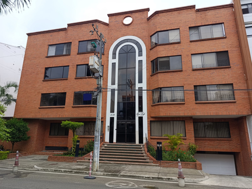 Apartamento En Arriendo - Ciudad Jardín, Cali