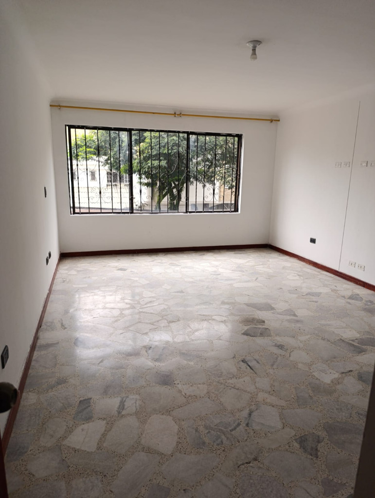 Apartamento En Arriendo - Ciudad Jardín, Cali