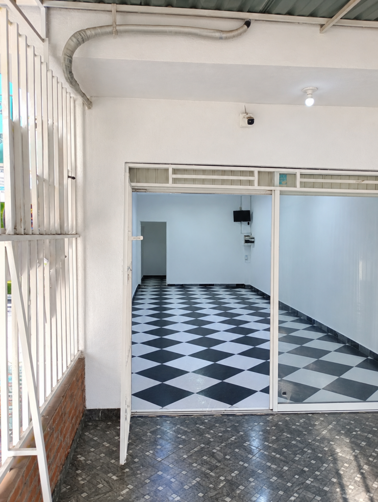 Local En Arriendo - Villa Del Sur, Cali
