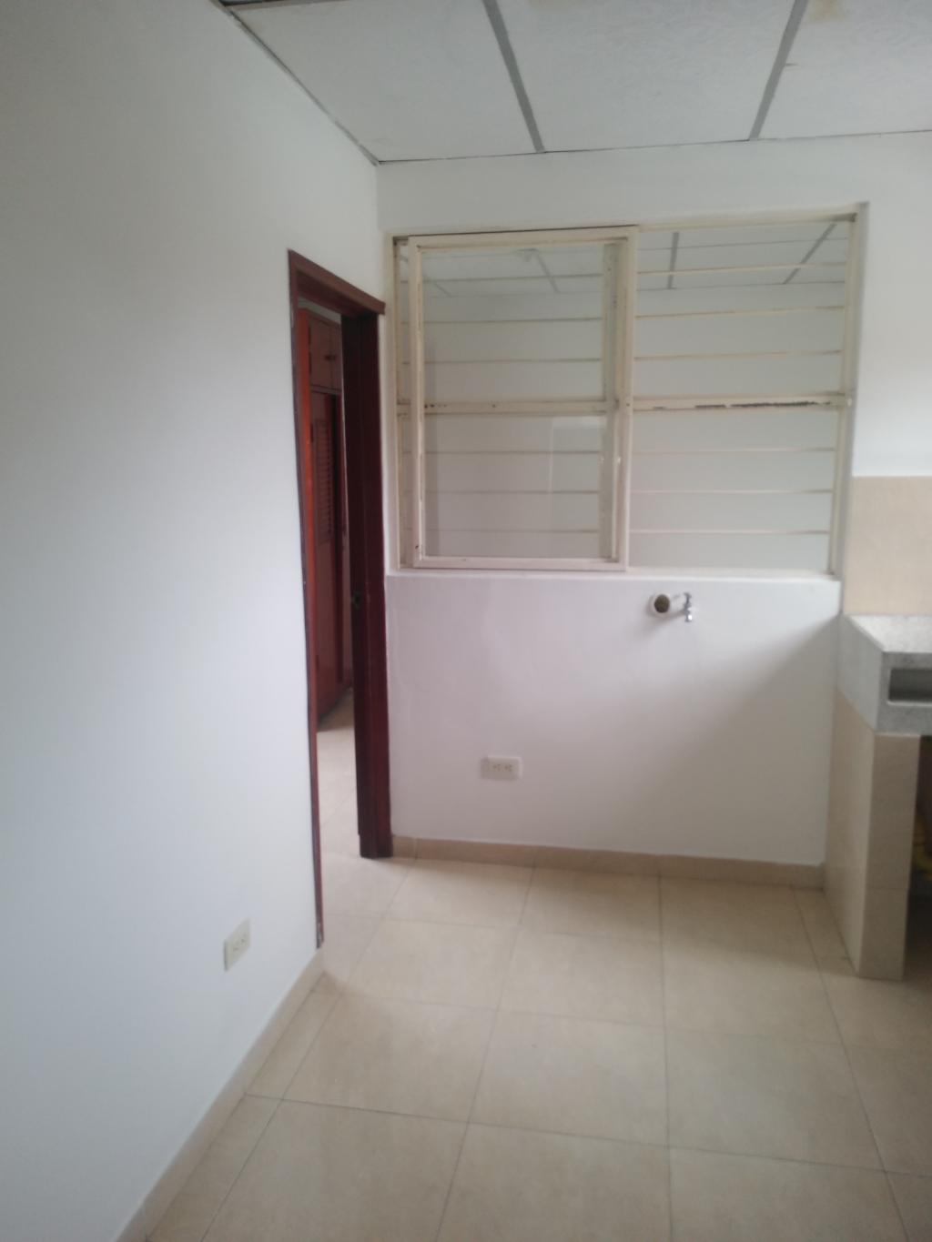 Apartaestudio En Arriendo - La Esmeralda, Cali