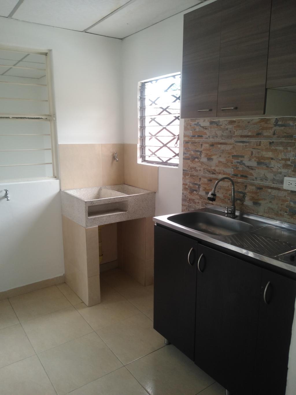 Apartaestudio En Arriendo - La Esmeralda, Cali