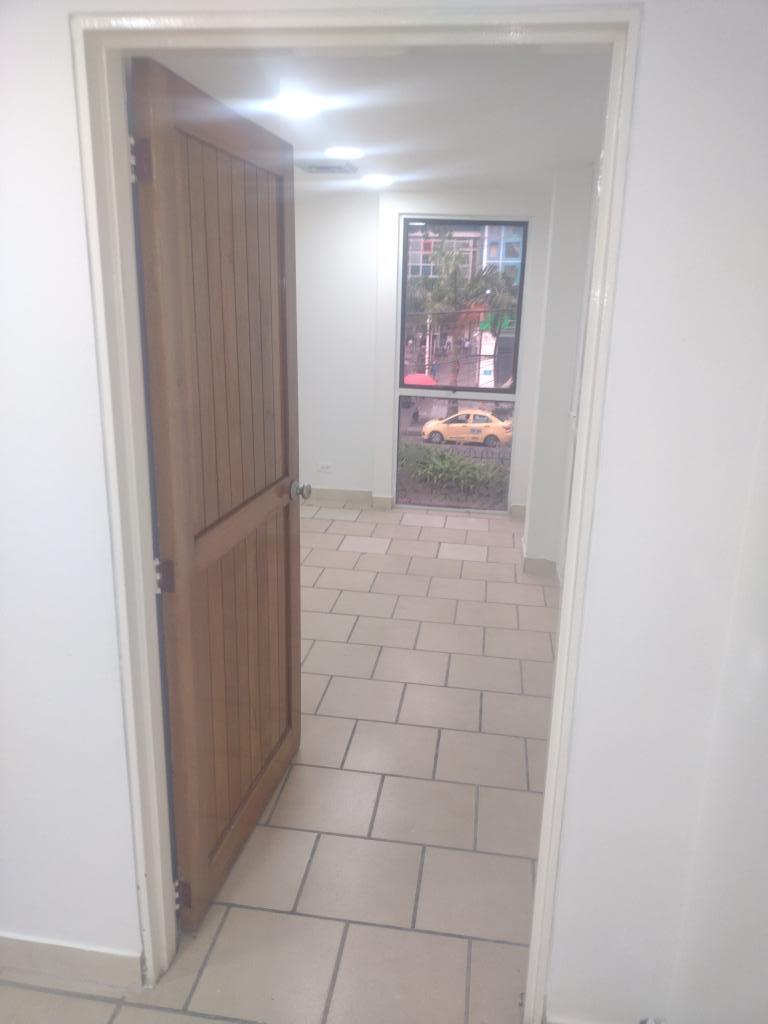 Oficina En Arriendo - Urbanización Tequendama, Cali