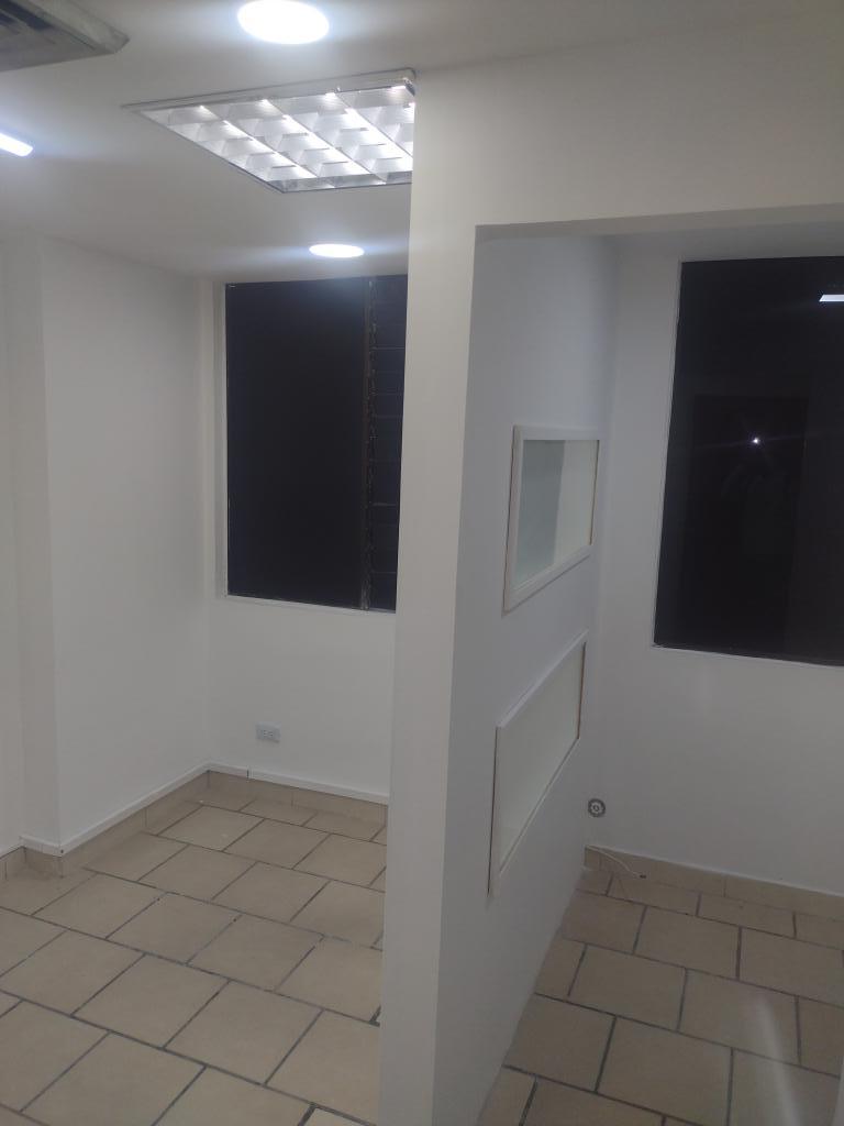 Oficina En Arriendo - Urbanización Tequendama, Cali