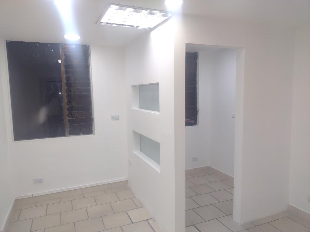 Oficina En Arriendo - Urbanización Tequendama, Cali