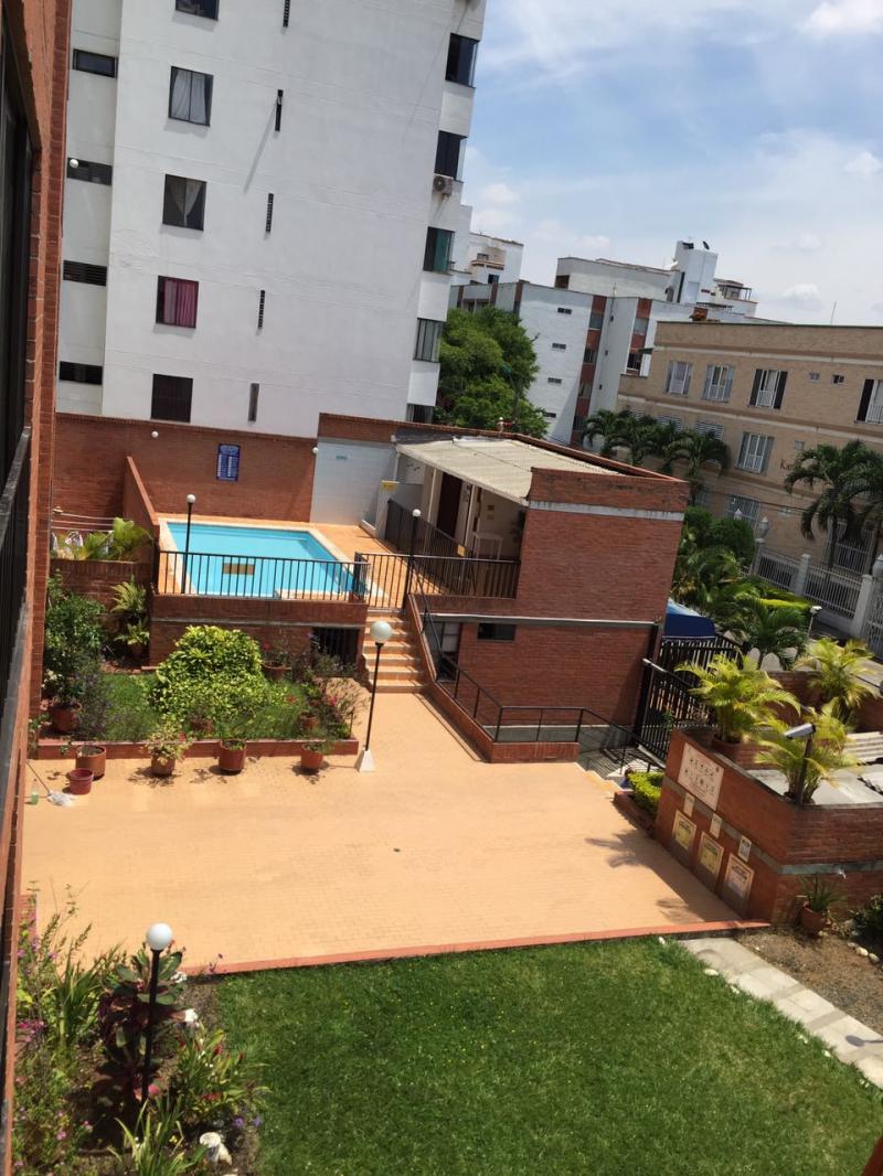 Apartamento En Arriendo - El Refugio, Cali