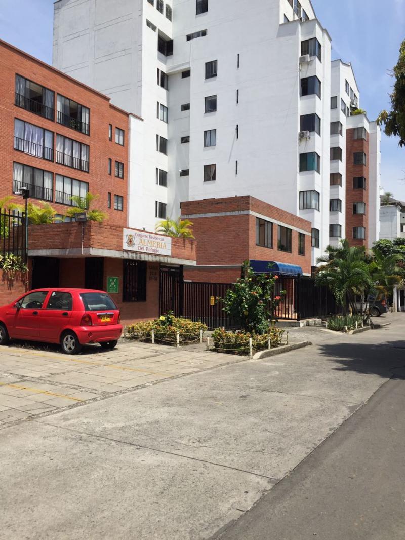 Apartamento En Arriendo - El Refugio, Cali