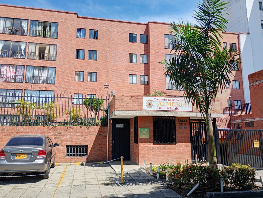 Apartamento En Venta - El Refugio, Cali