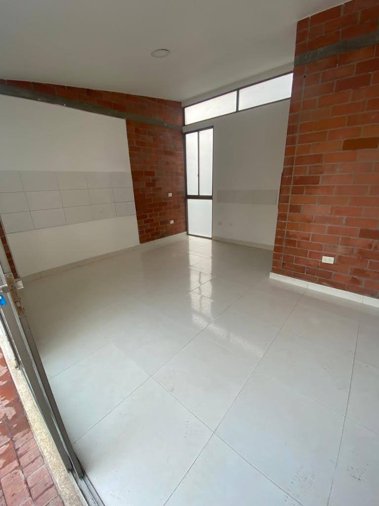 Local En Arriendo - Torres Parques De Castilla, Jamundí