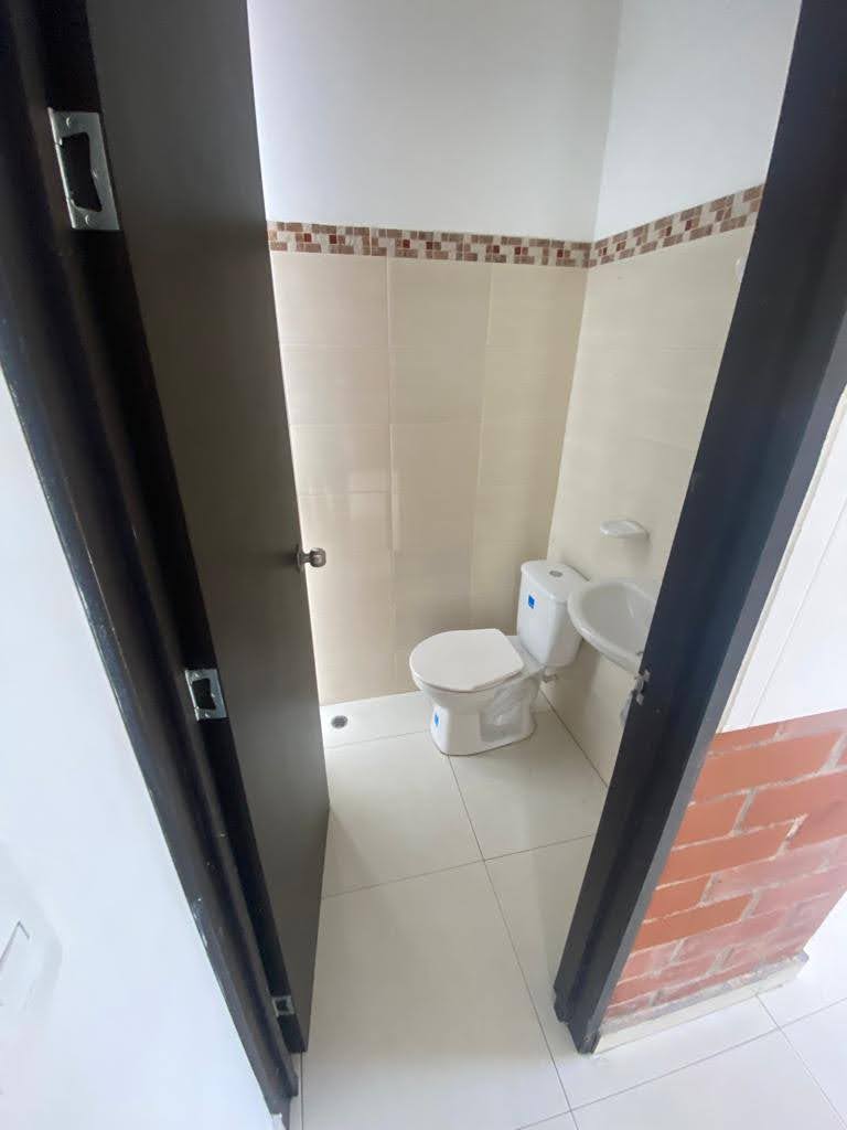 Local En Arriendo - Torres Parques De Castilla, Jamundí