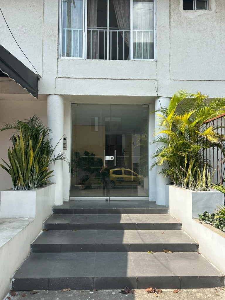 Apartamento En Arriendo - El Bosque, Cali