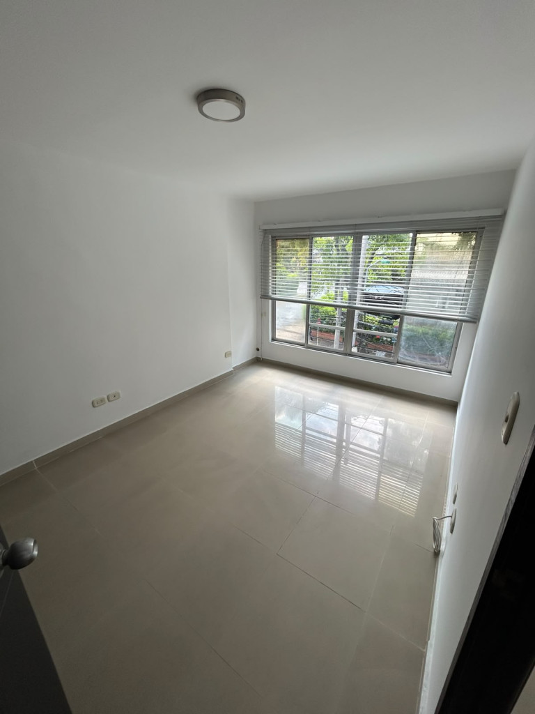 Apartamento En Arriendo - El Bosque, Cali