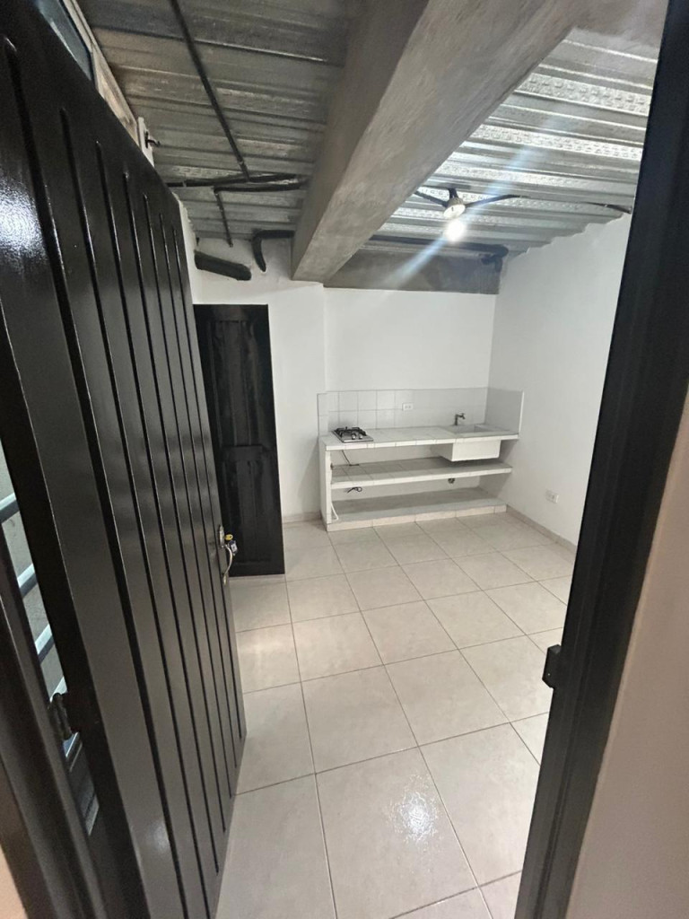 Apartaestudio En Arriendo - Ciudad Modelo, Cali