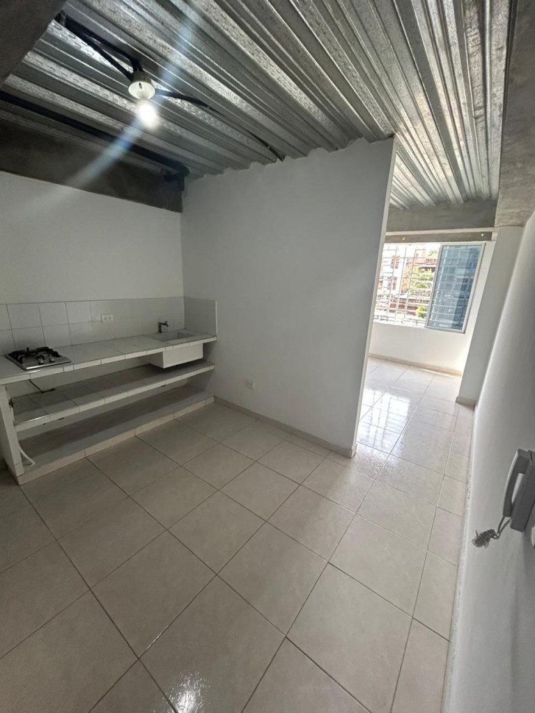 Apartaestudio En Arriendo - Ciudad Modelo, Cali