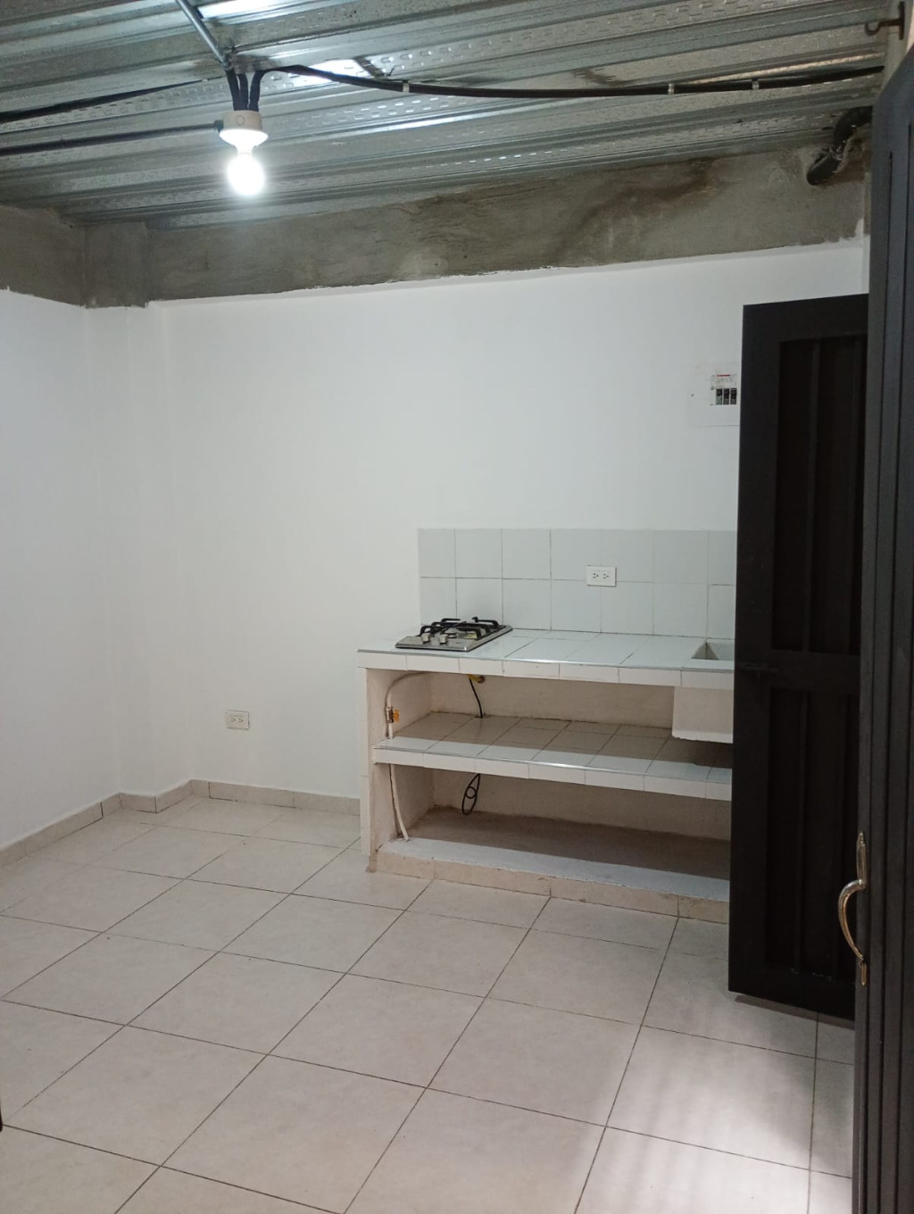 Apartaestudio En Arriendo - Ciudad Modelo, Cali