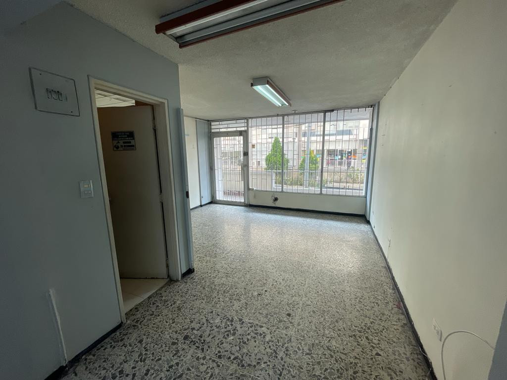 Local En Arriendo - Granada, Cali