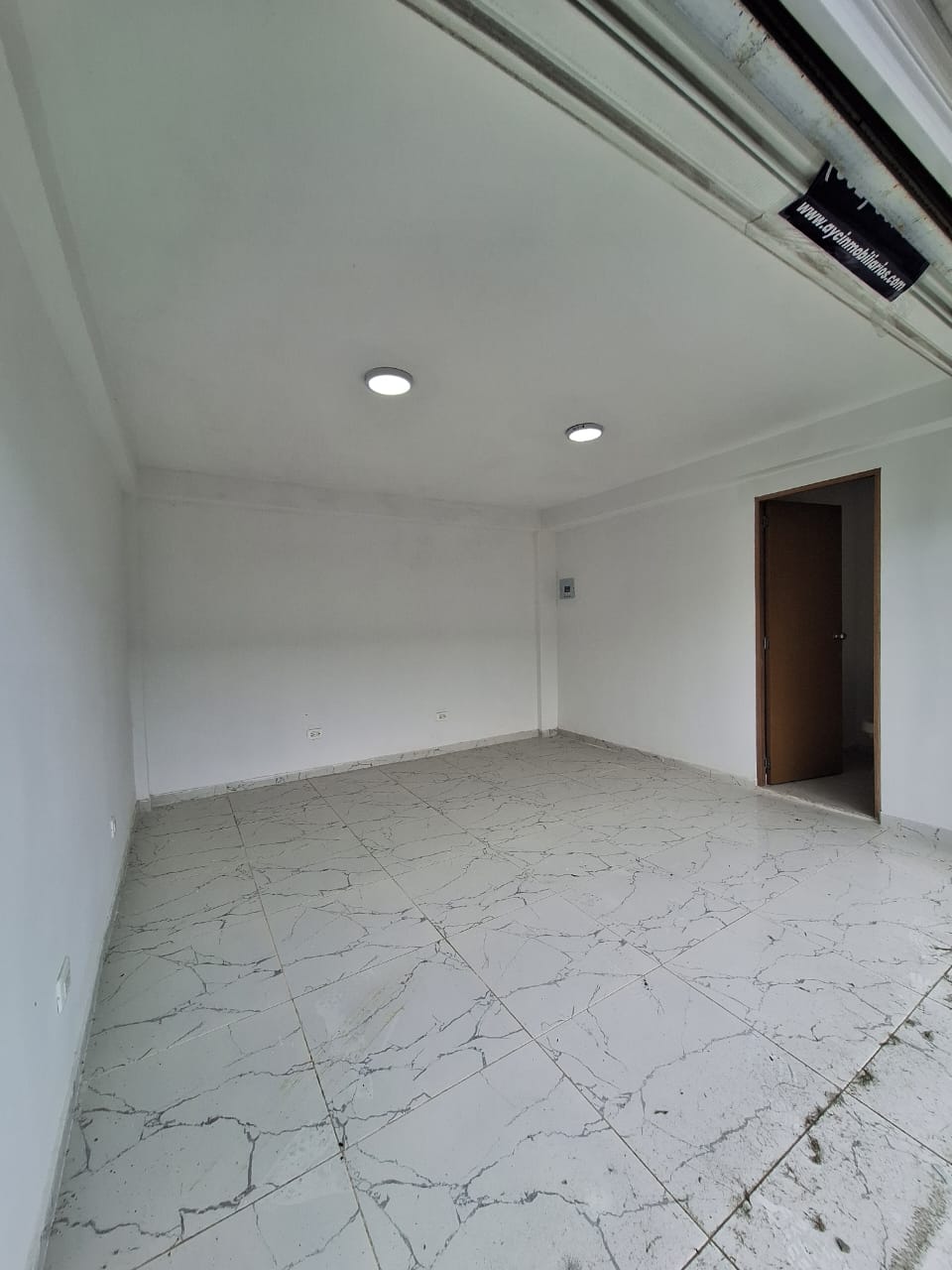 Local En Arriendo - Ciudad Del Valle, Candelaria