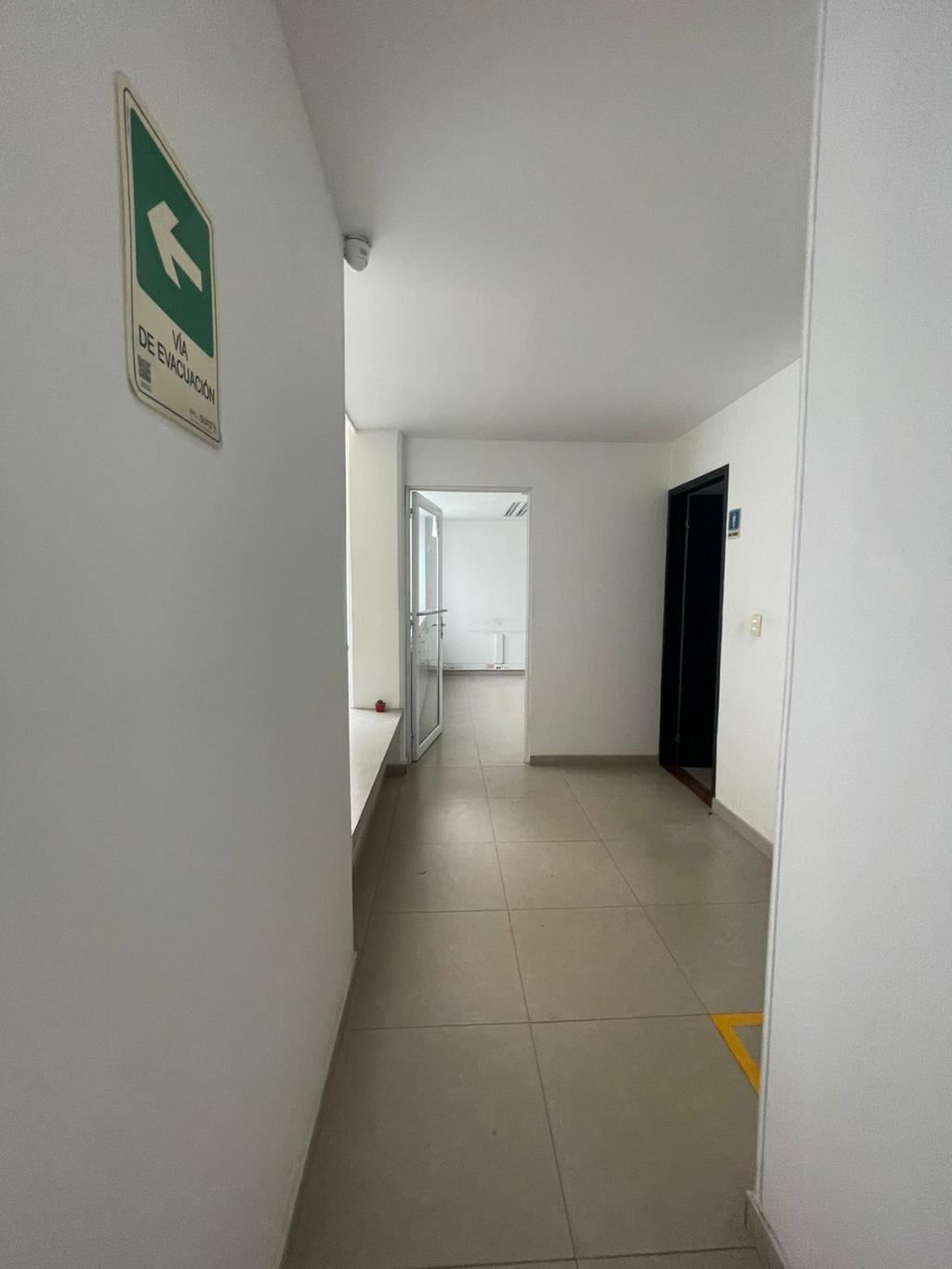 Oficina En Arriendo - Limonar, Cali