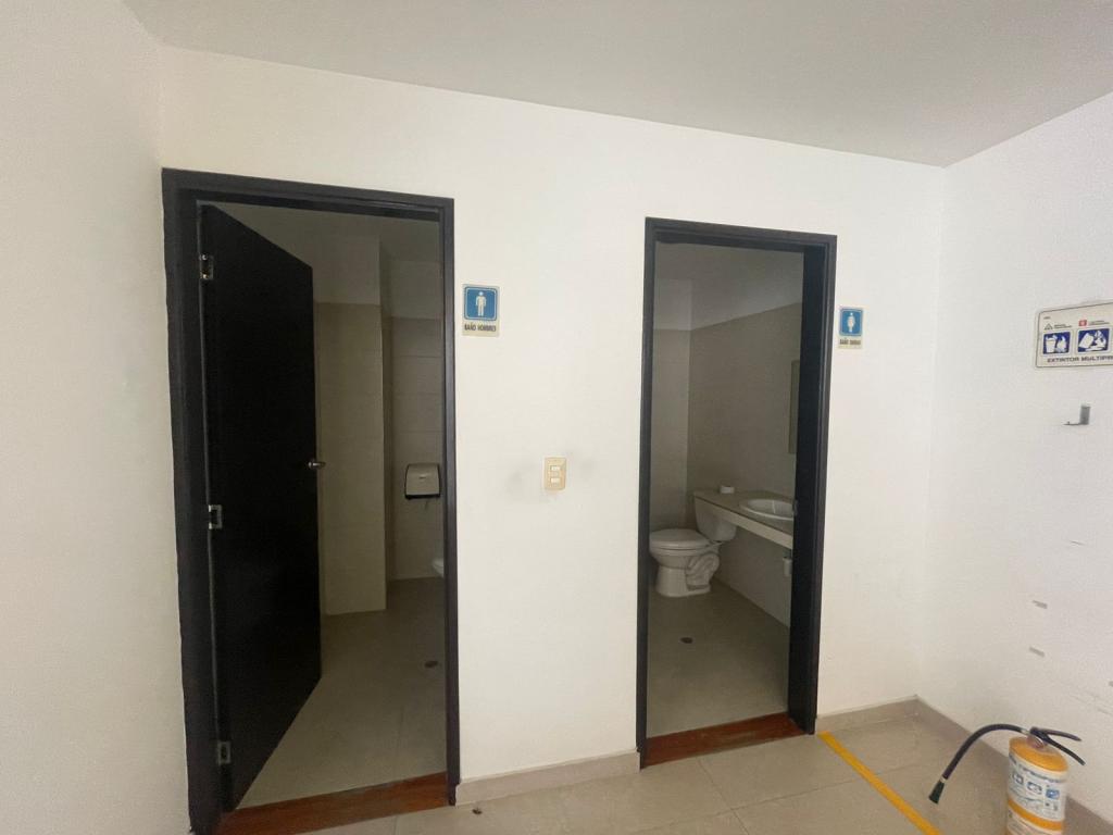 Oficina En Arriendo - Limonar, Cali