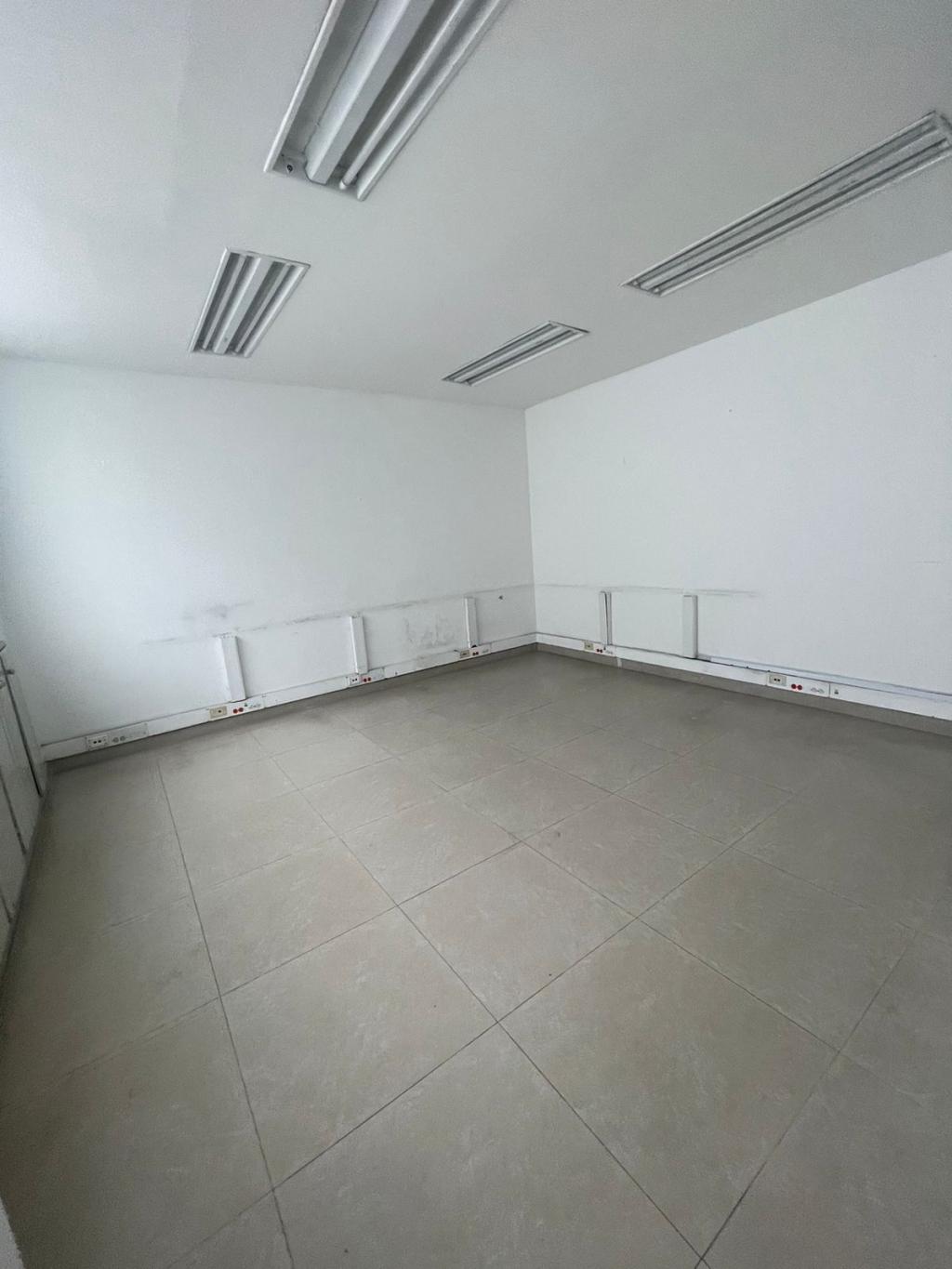 Oficina En Arriendo - Limonar, Cali