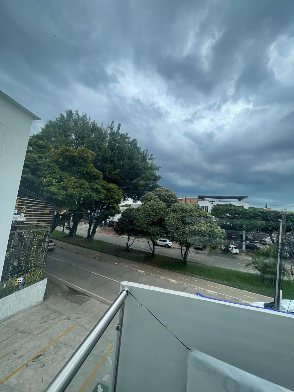 Oficina En Arriendo - Limonar, Cali