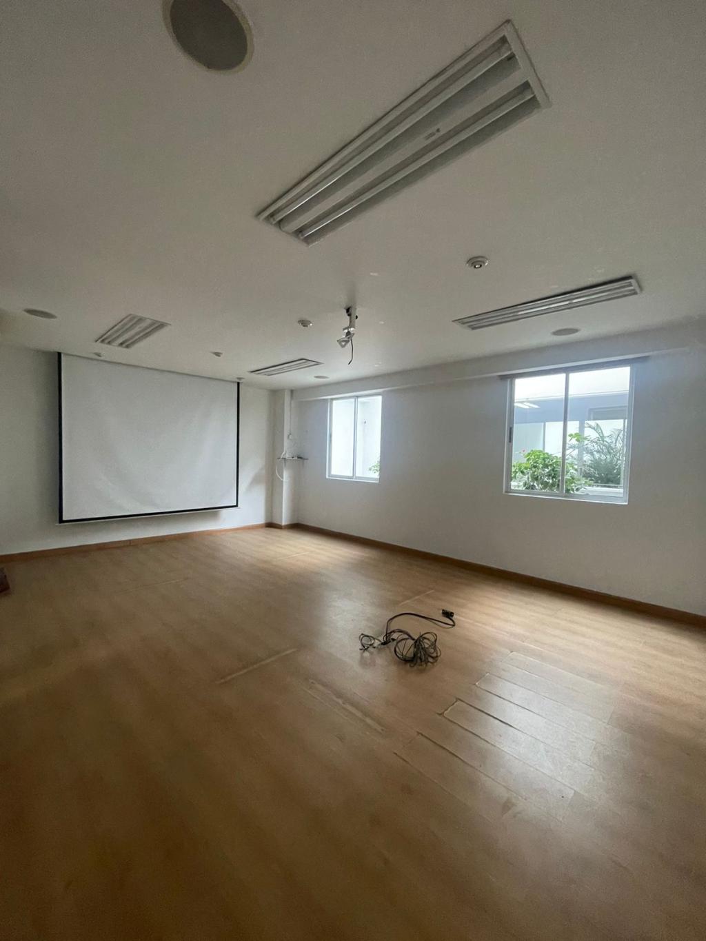 Oficina En Arriendo - Limonar, Cali