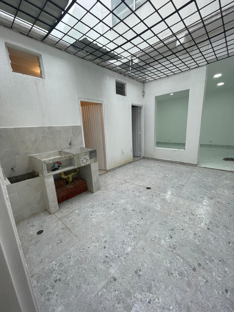 Local En Arriendo - Limonar, Cali