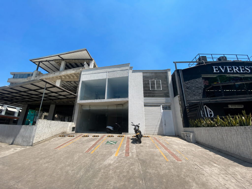 Local En Arriendo - Limonar, Cali
