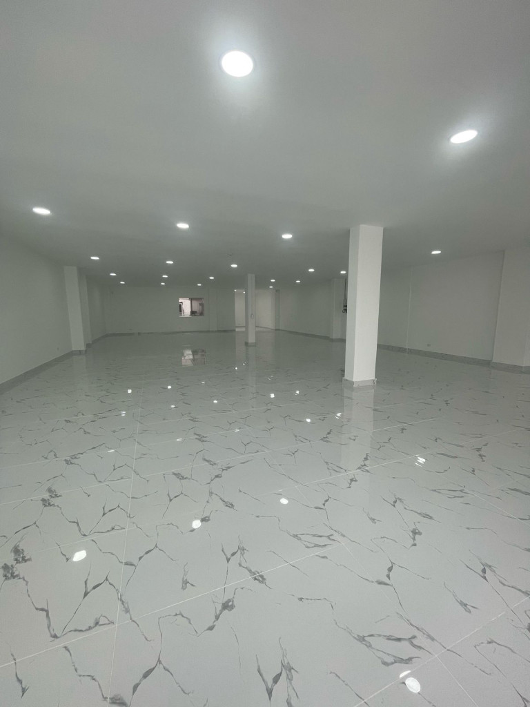 Local En Arriendo - Limonar, Cali