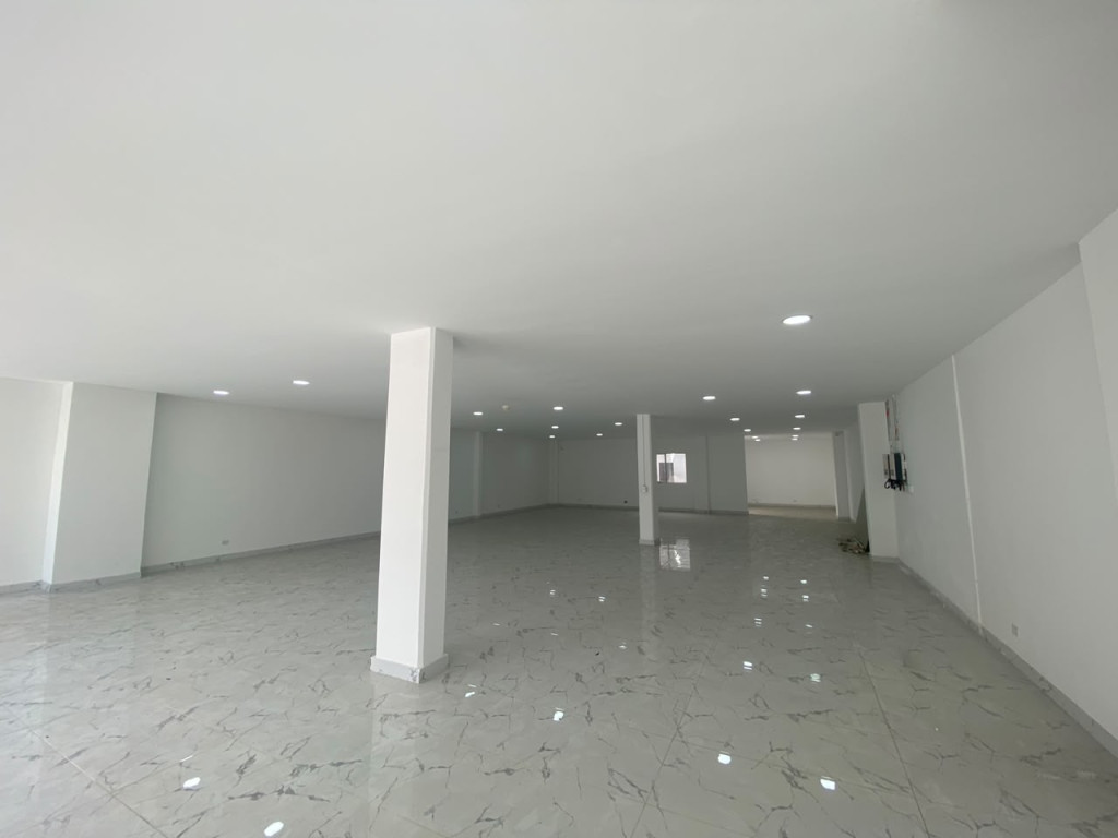 Local En Arriendo - Limonar, Cali