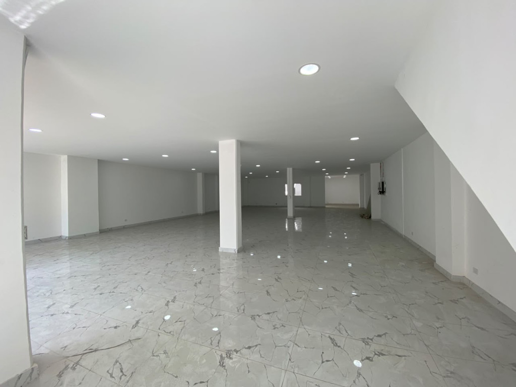 Local En Arriendo - Limonar, Cali